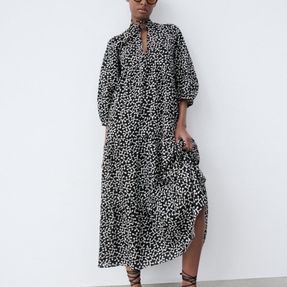 Zara Dresses & Skirts - ZARA Black and White Printed Flowy Dress Size Large